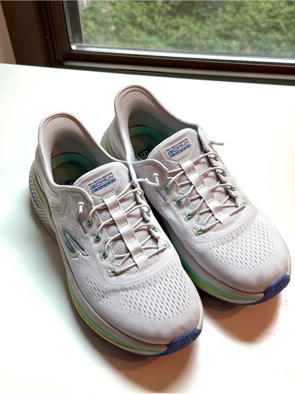 Skechers Go Run Elevate 2.0 Athletic Slip-Ins Banyan Shoes Blue Neo Green Accent